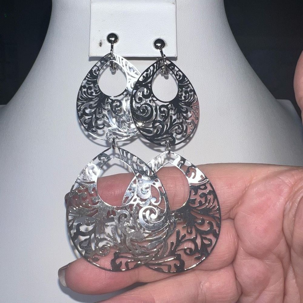 Boho Thin Silver Tone Filigree Clip on Chandelier Earrings - Picture 4 of 7